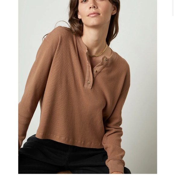 Velvet Bonnie Henley - Picture 3 of 6